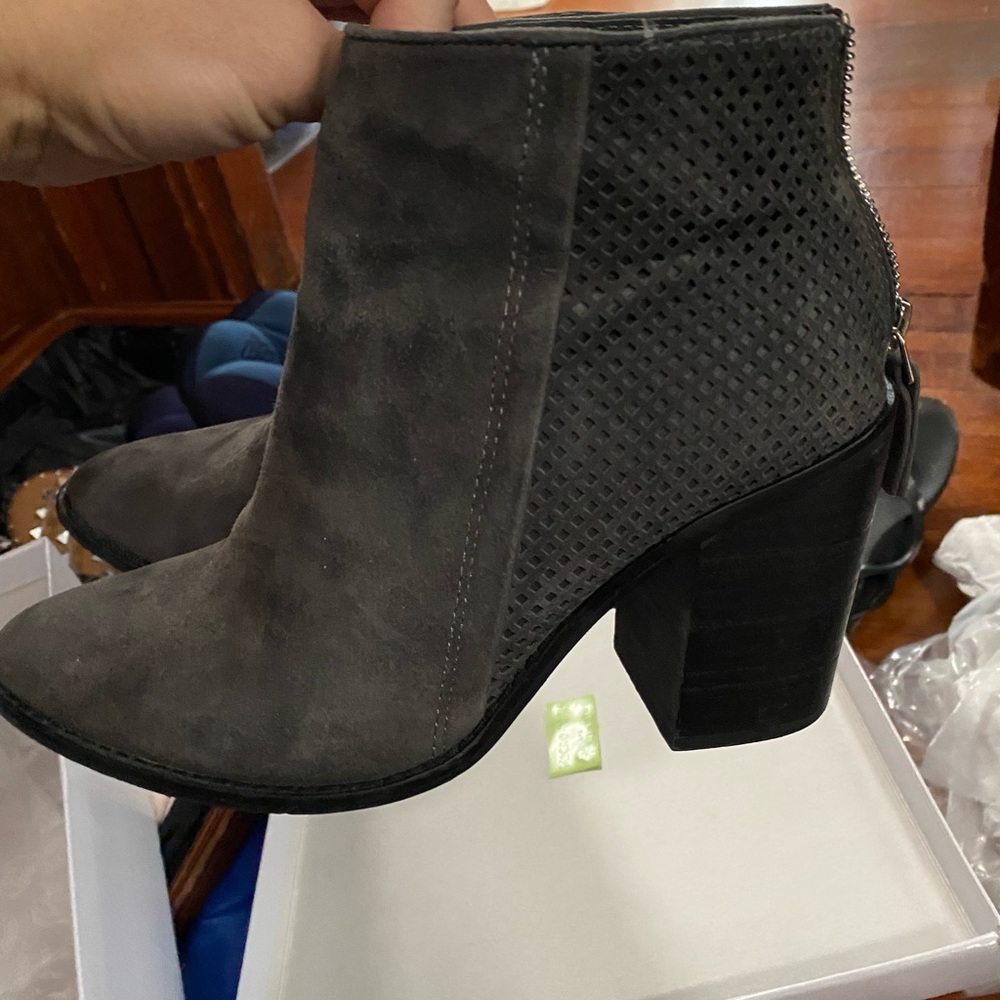 Steve Madden Grey suede replay booties size 7 women